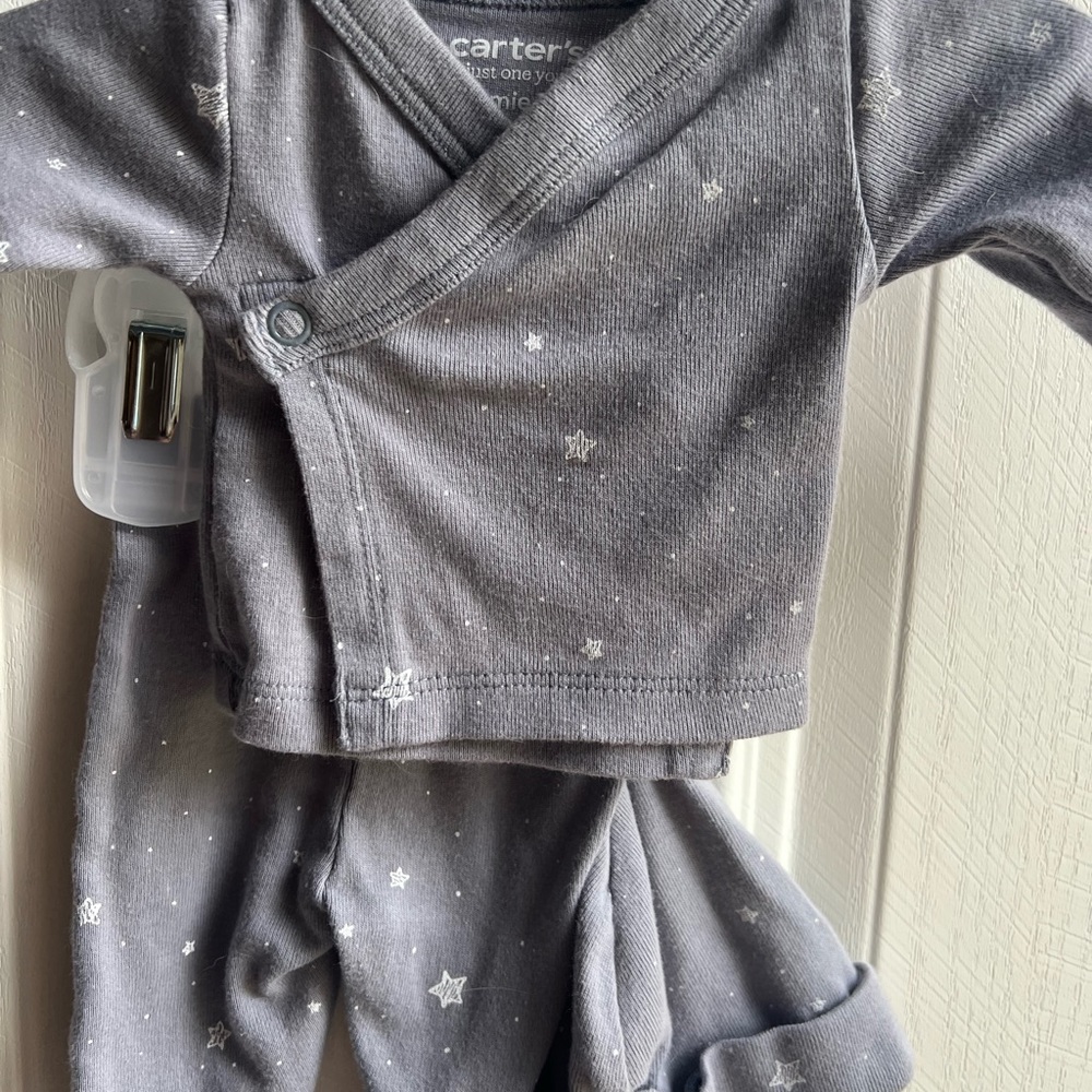 Carters outfit with hat slightly used 0-3 months.